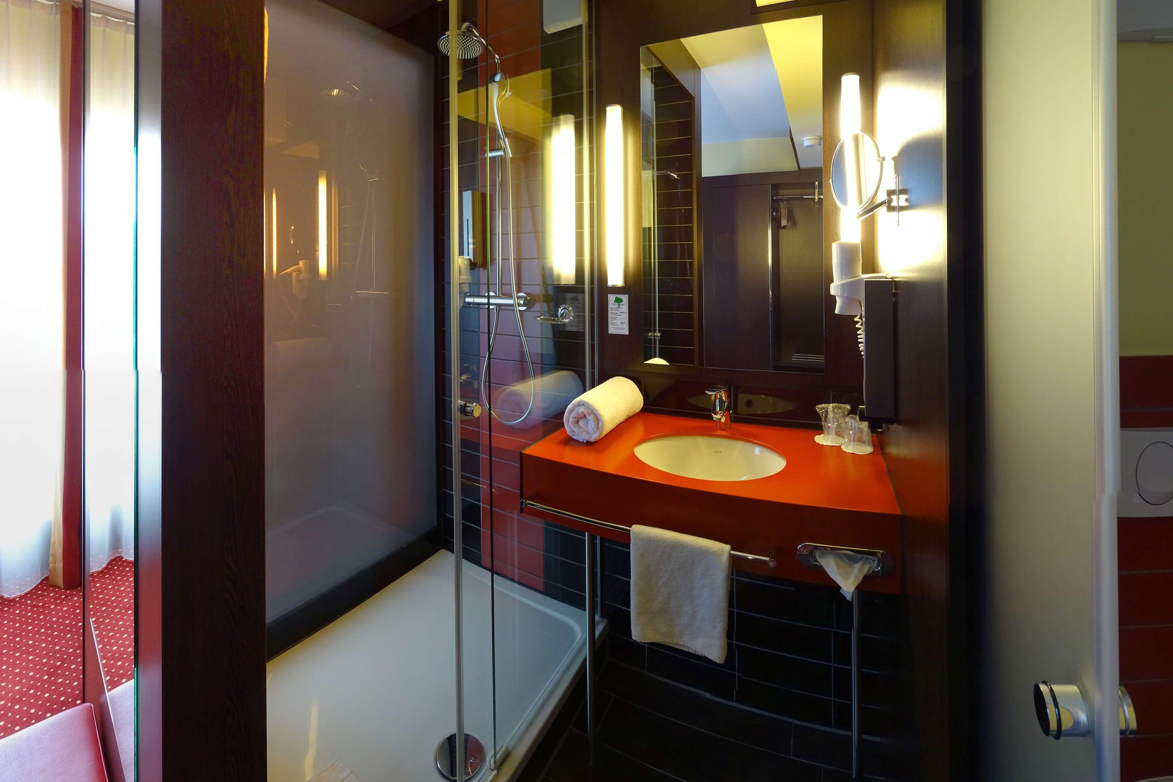 Western Plaza Отель 4*