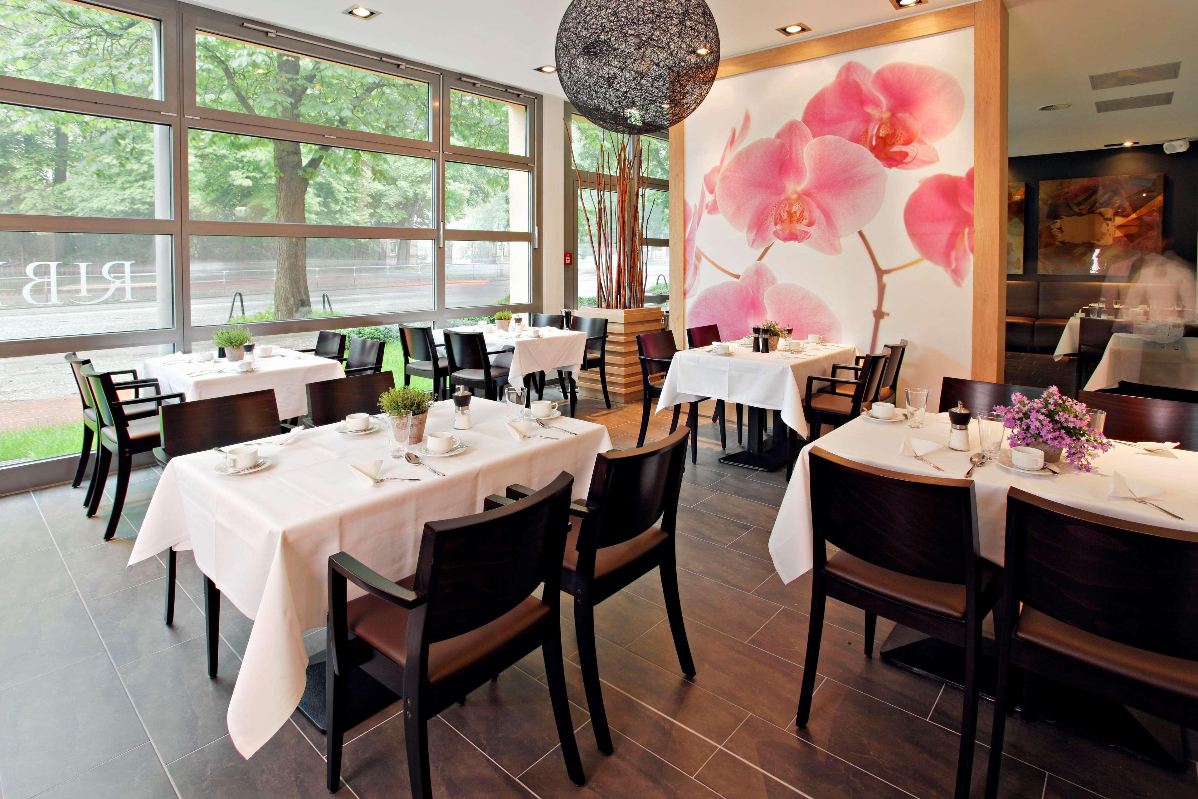Western Plaza Отель 4*