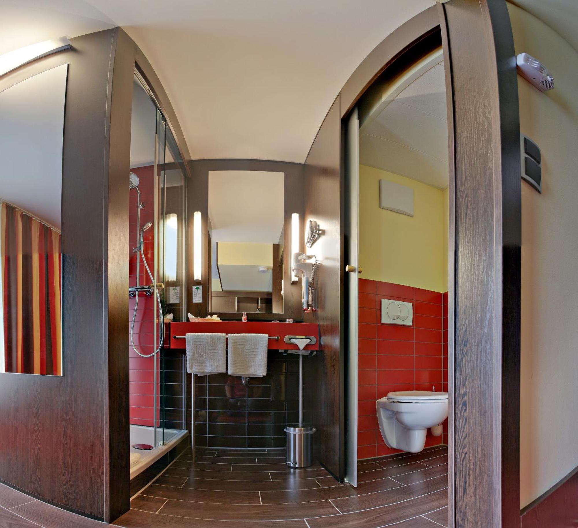 Western Plaza Отель 4*